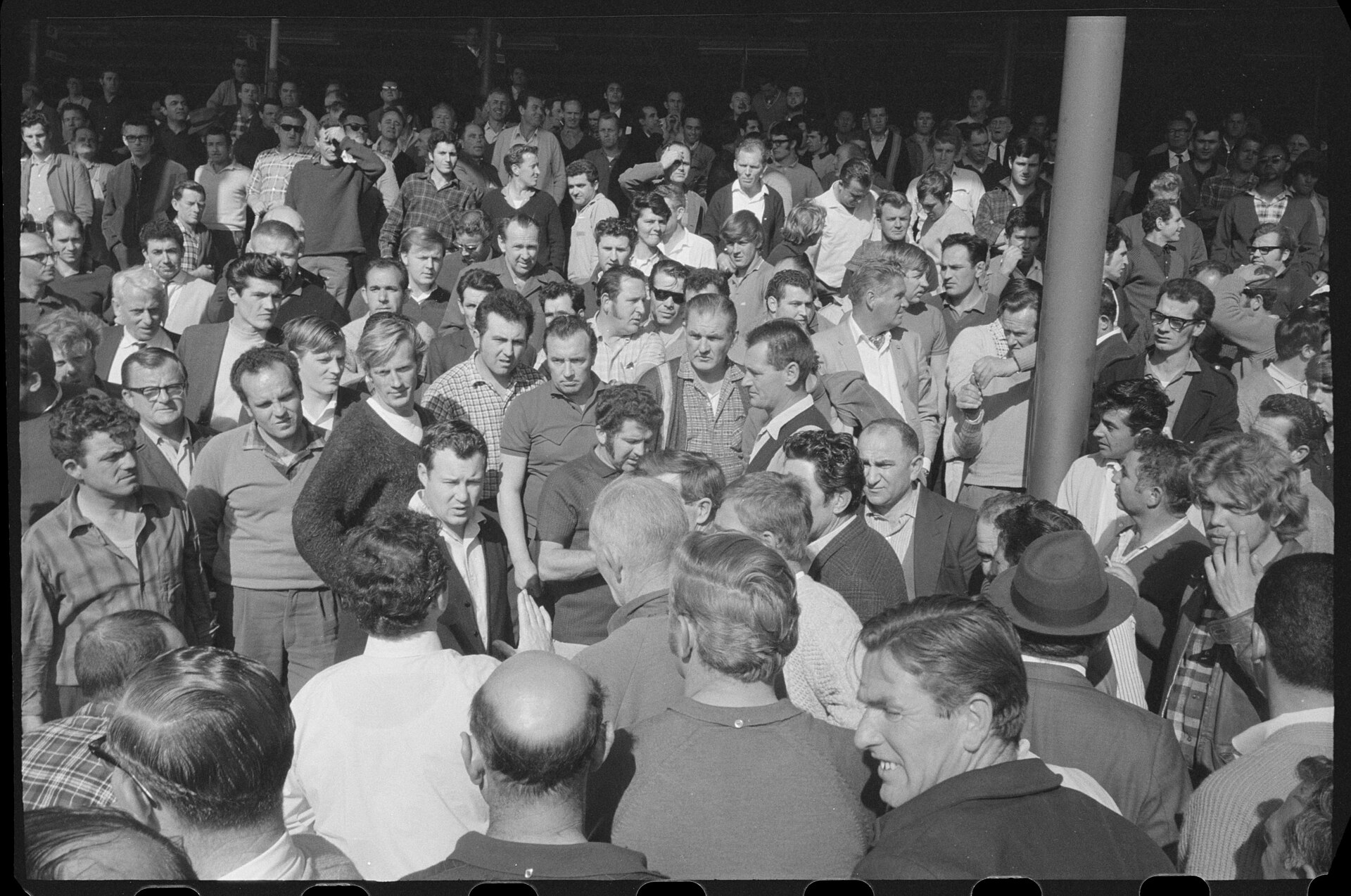 Image courtesy of the SEARCH Foundation, from the collections of the State Library of New South Wales. Digital image ID: FL4559500 http://digital.sl.nsw.gov.au/delivery/DeliveryManagerServlet?dps_pid=FL4559500&amp;embedded=true&amp;toolbar=false Note: unknown day &amp; month